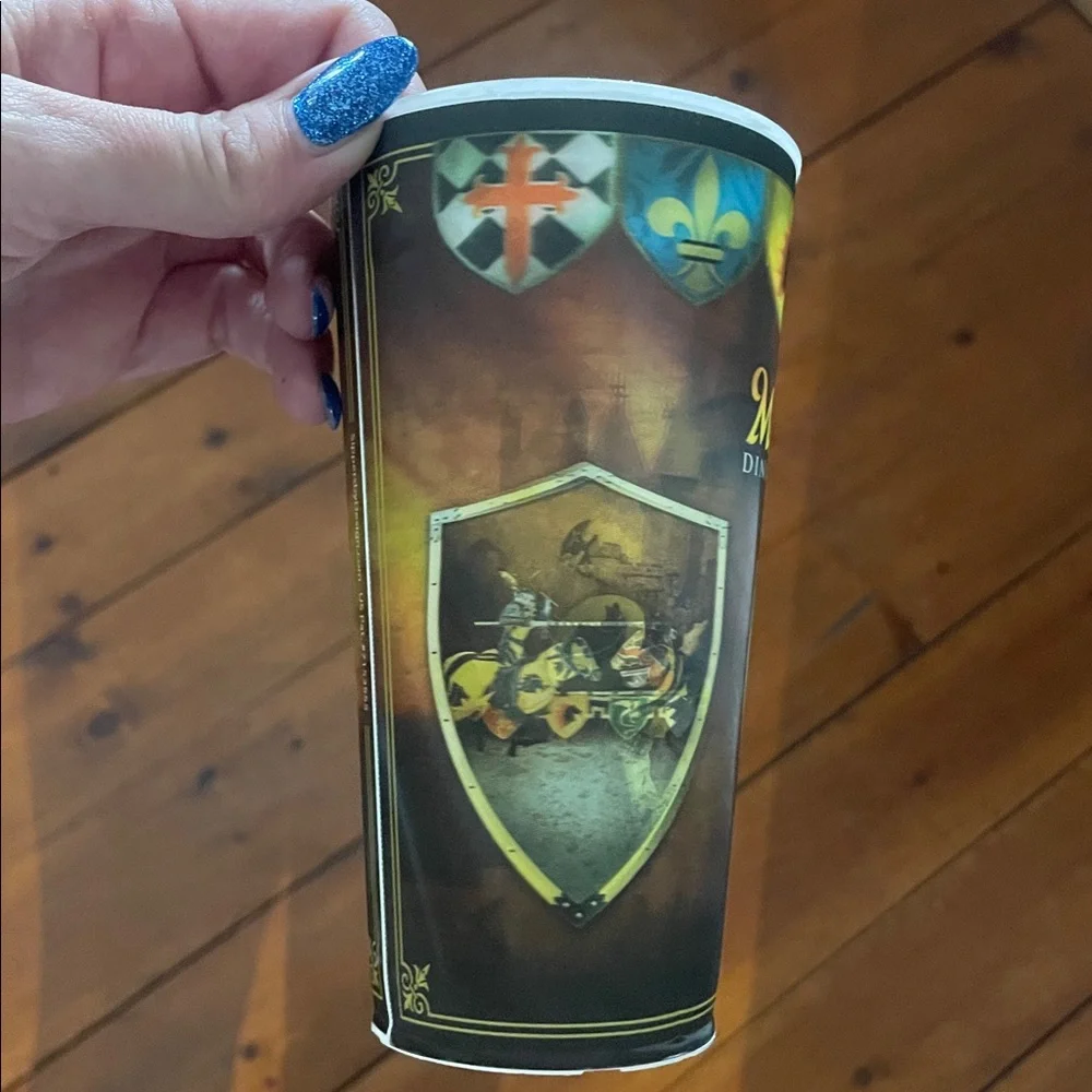 Medieval Times Lenticular Plastic 16oz Collector Cup Tumbler - Picture 3 of 6